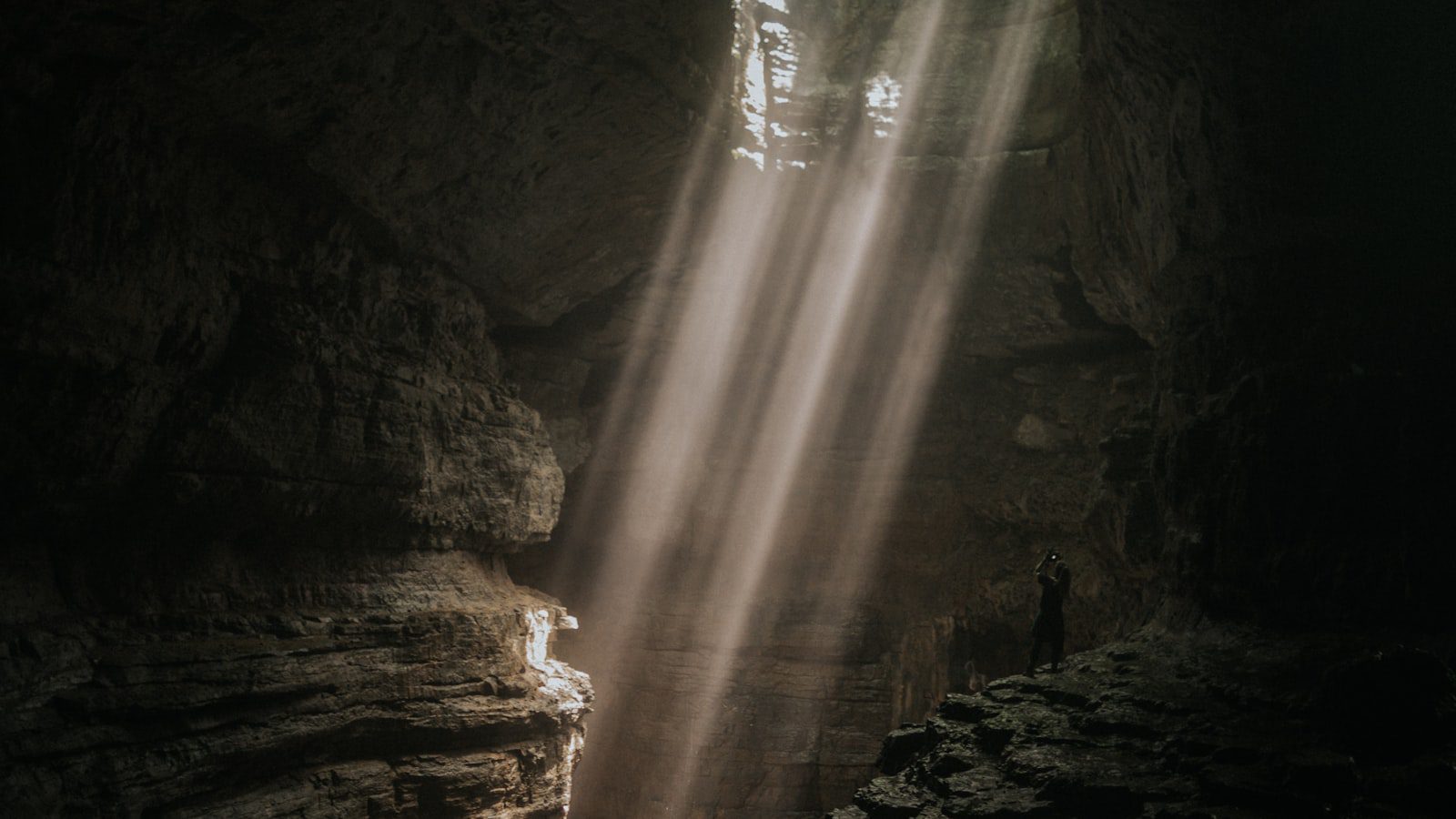 Cave Lake State Park