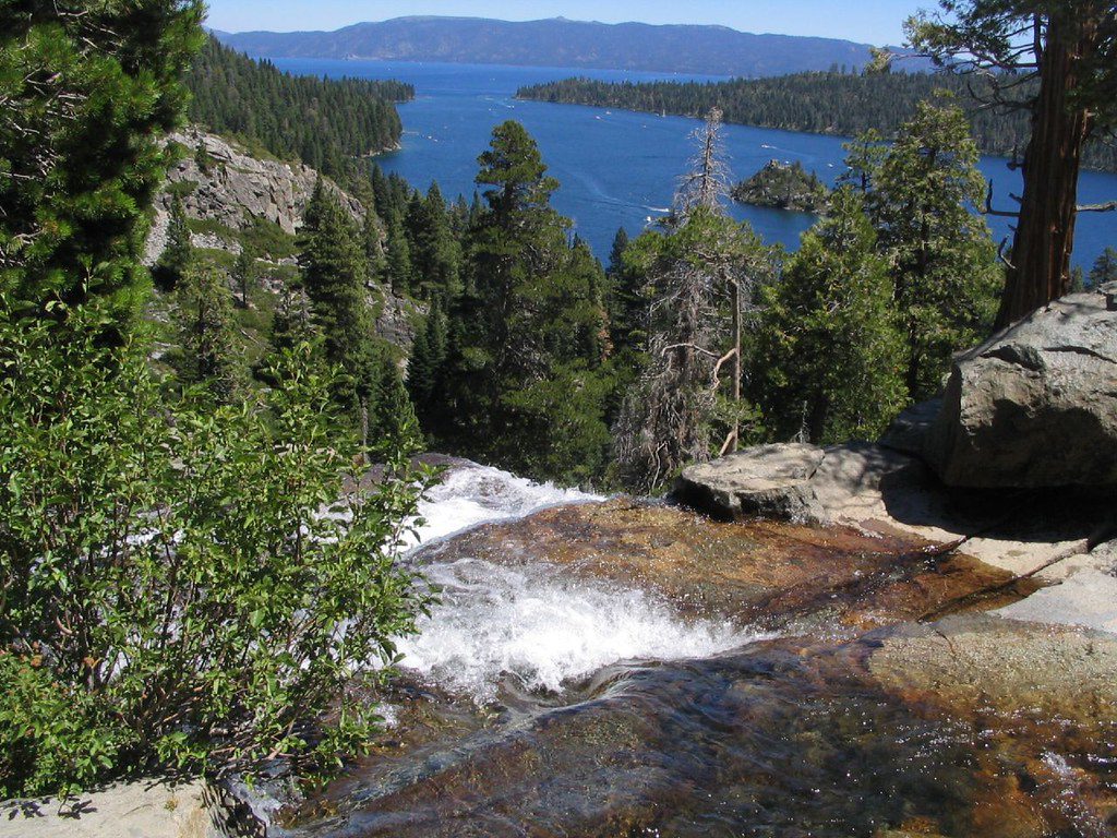 Explora la majestuosidad de Emerald Bay State Park