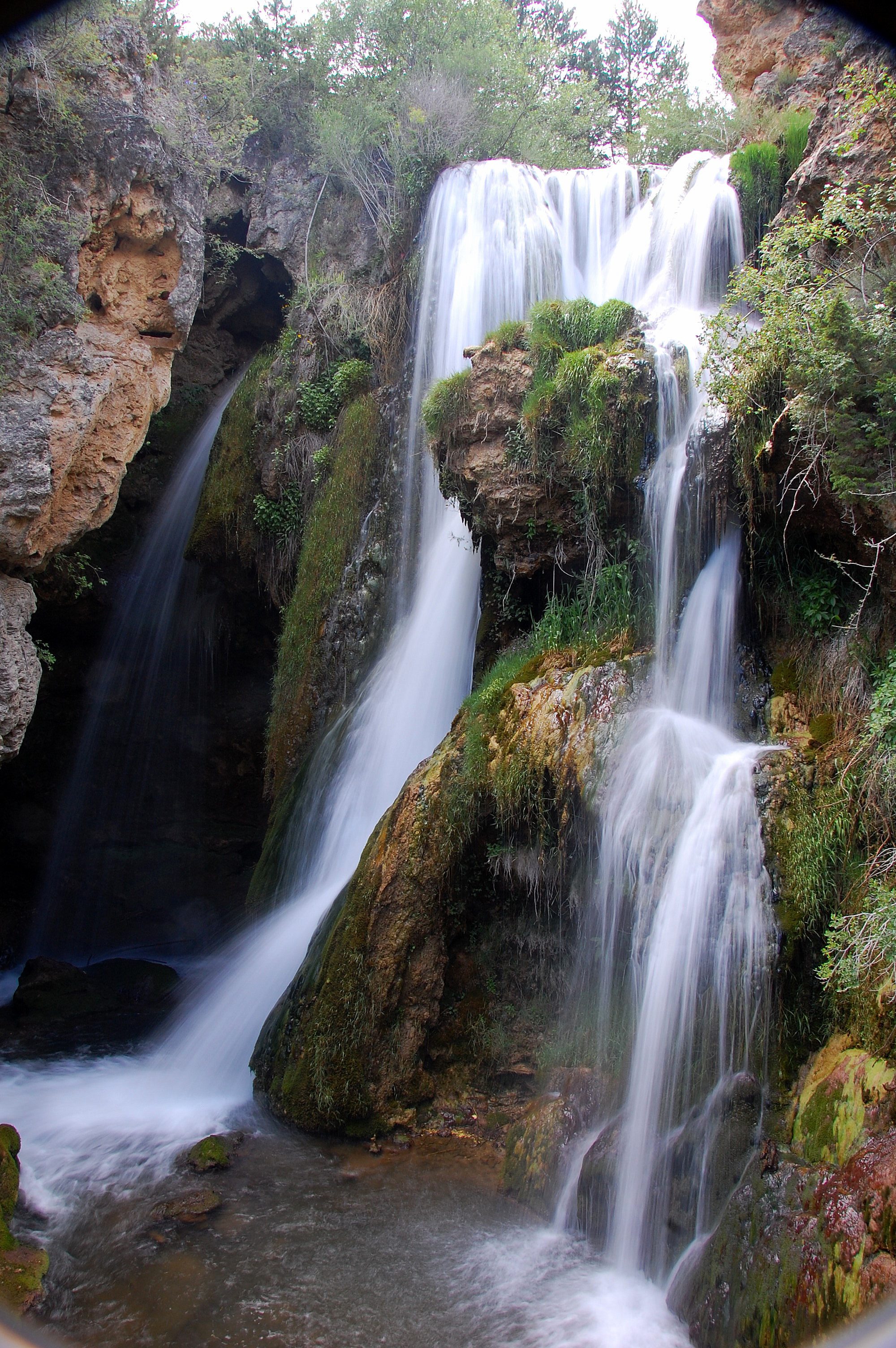 Siente ⁤la⁣ emoción de la cascada más‌ alta del sureste