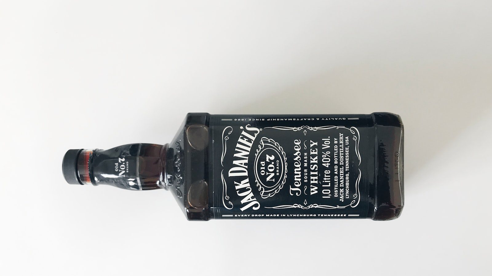 Aprende sobre el proceso de elaboración único de Jack Daniel's