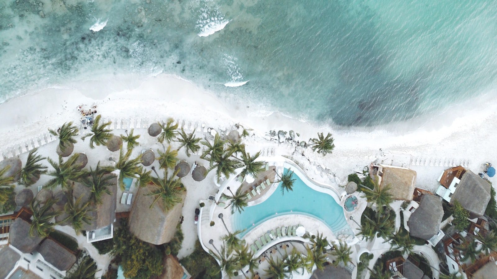 Playas⁣ de agua cristalina que te invitan a relajarte